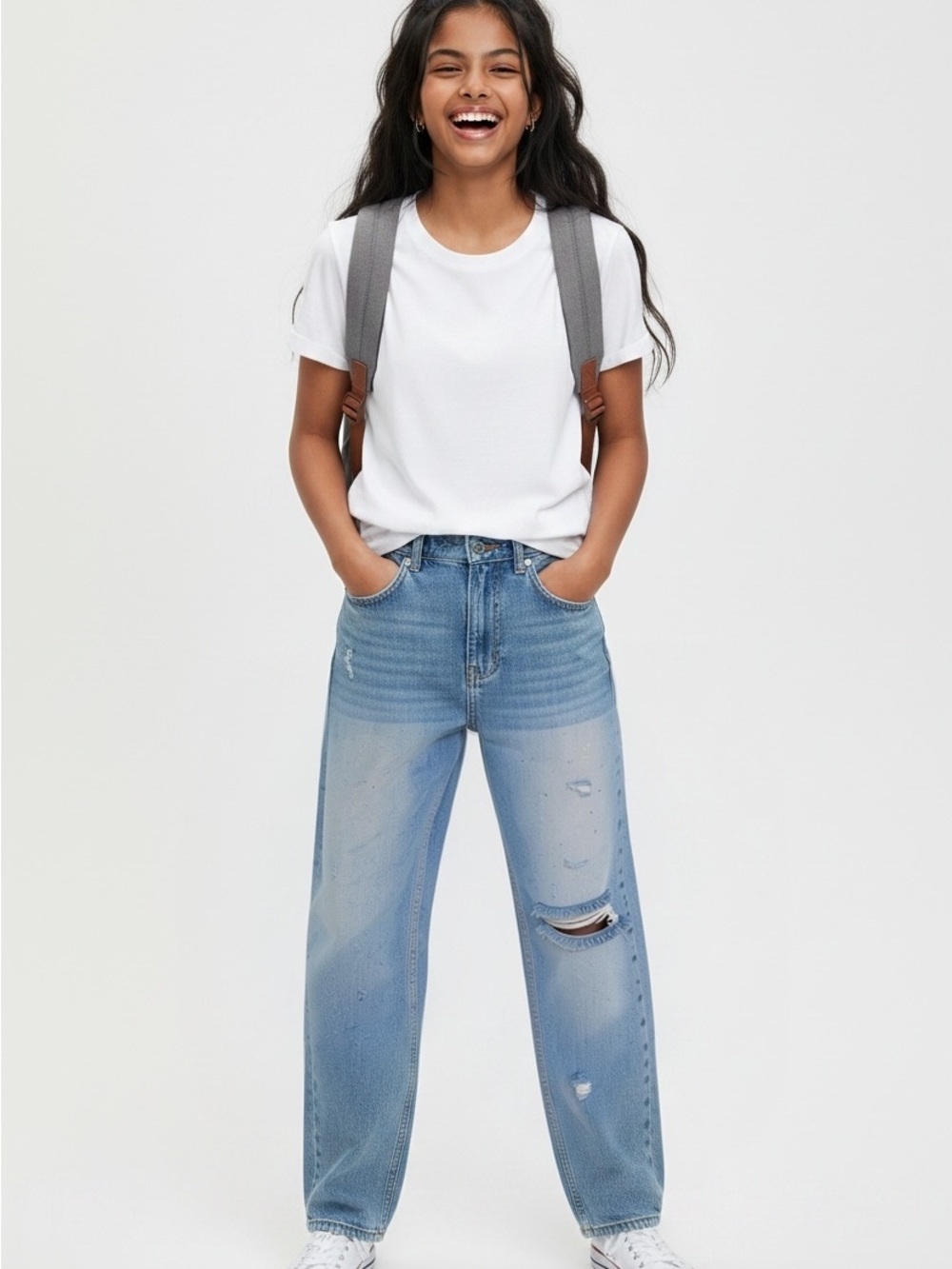 Zara Light Blue Boyfriend Jeans with Ripped Knee
